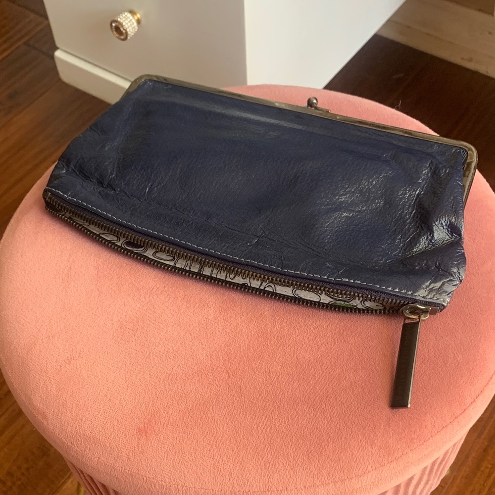 VINTAGE🌟HOBO International Navy Kiss-lock Leather Clutch